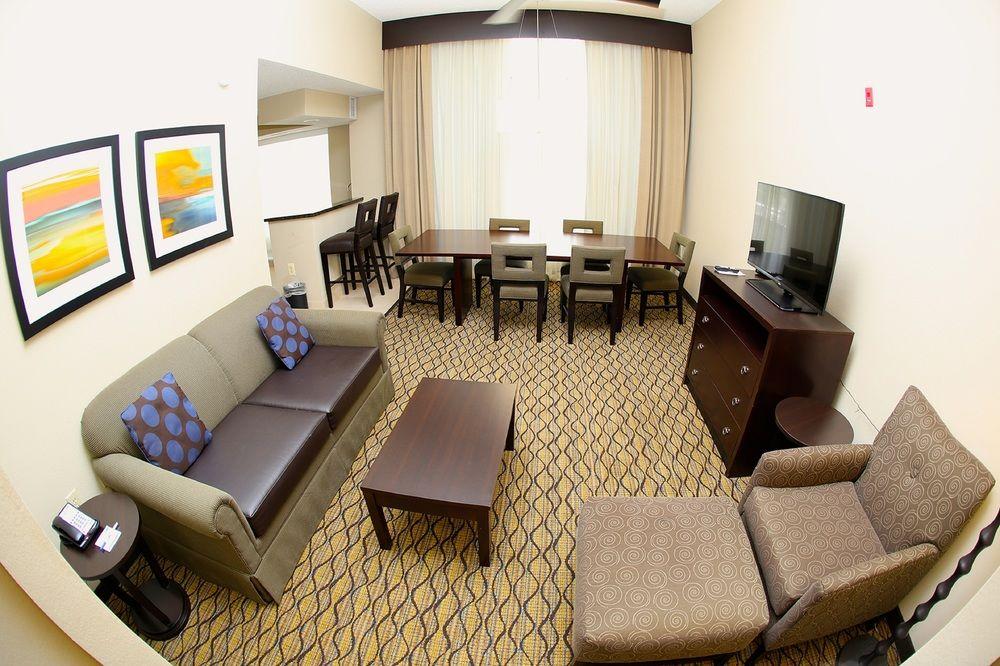 Holiday Inn Express Hotel & Suites Auburn - University Area By Ihg Exterior photo
