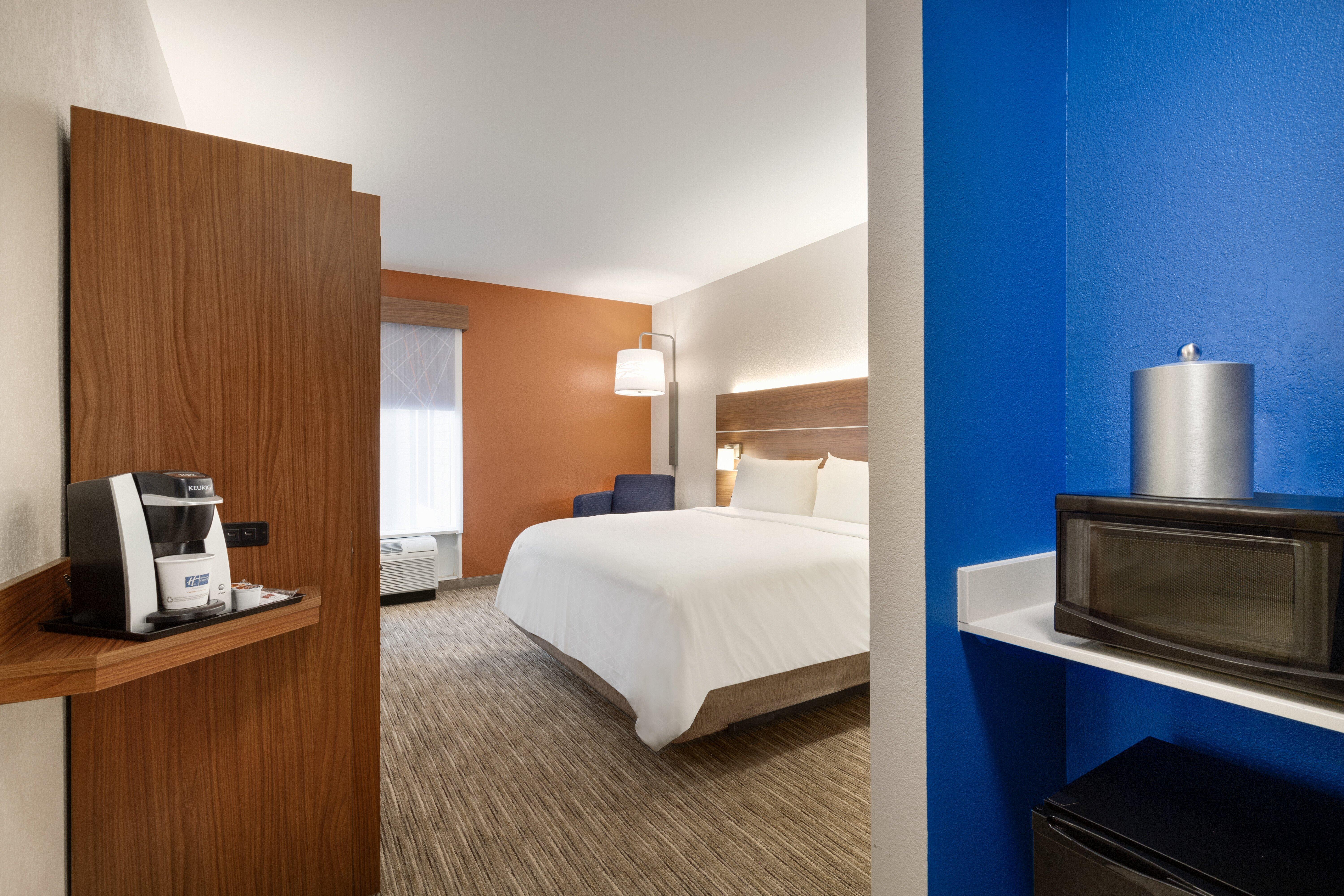Holiday Inn Express Hotel & Suites Auburn - University Area By Ihg Exterior photo