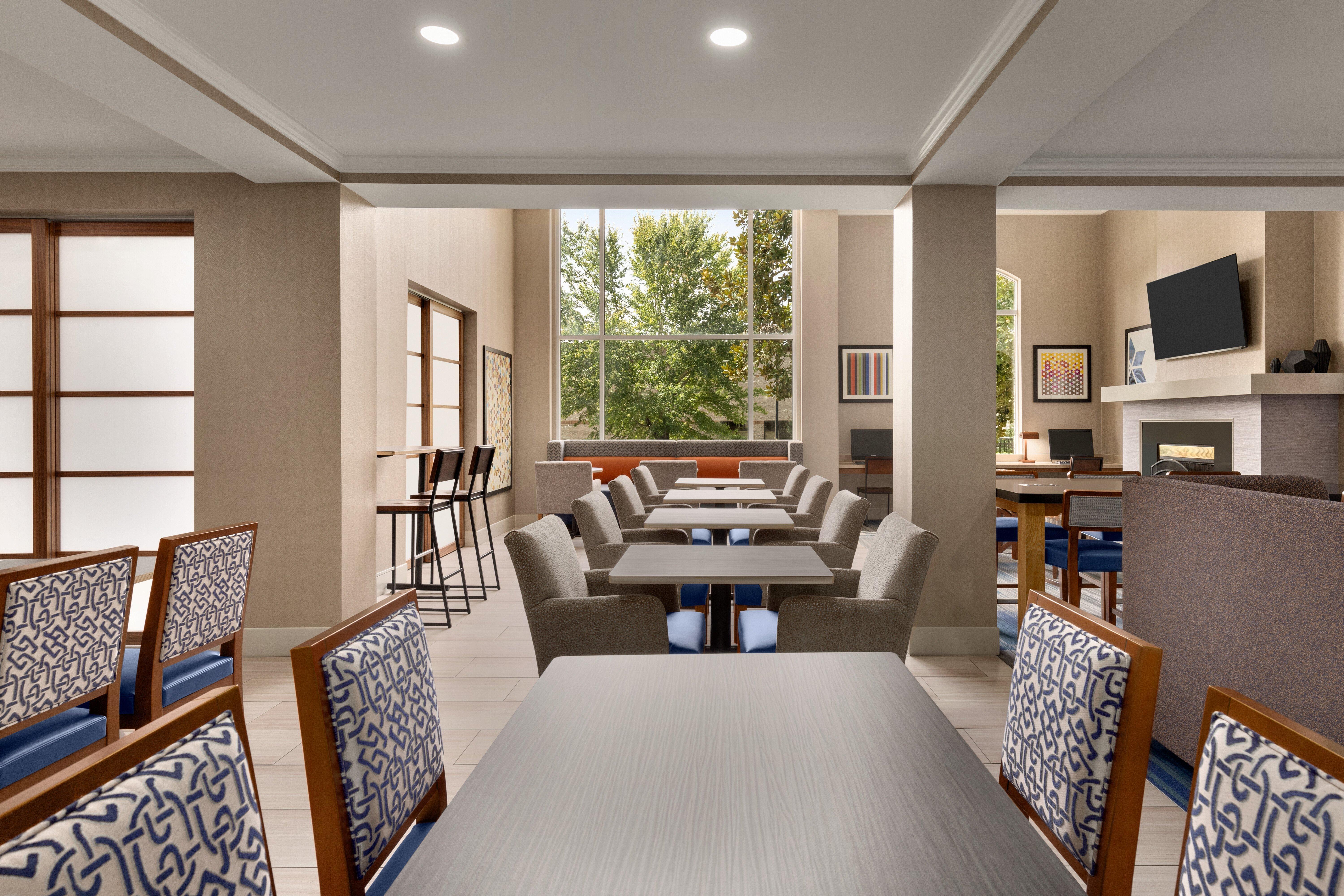 Holiday Inn Express Hotel & Suites Auburn - University Area By Ihg Exterior photo