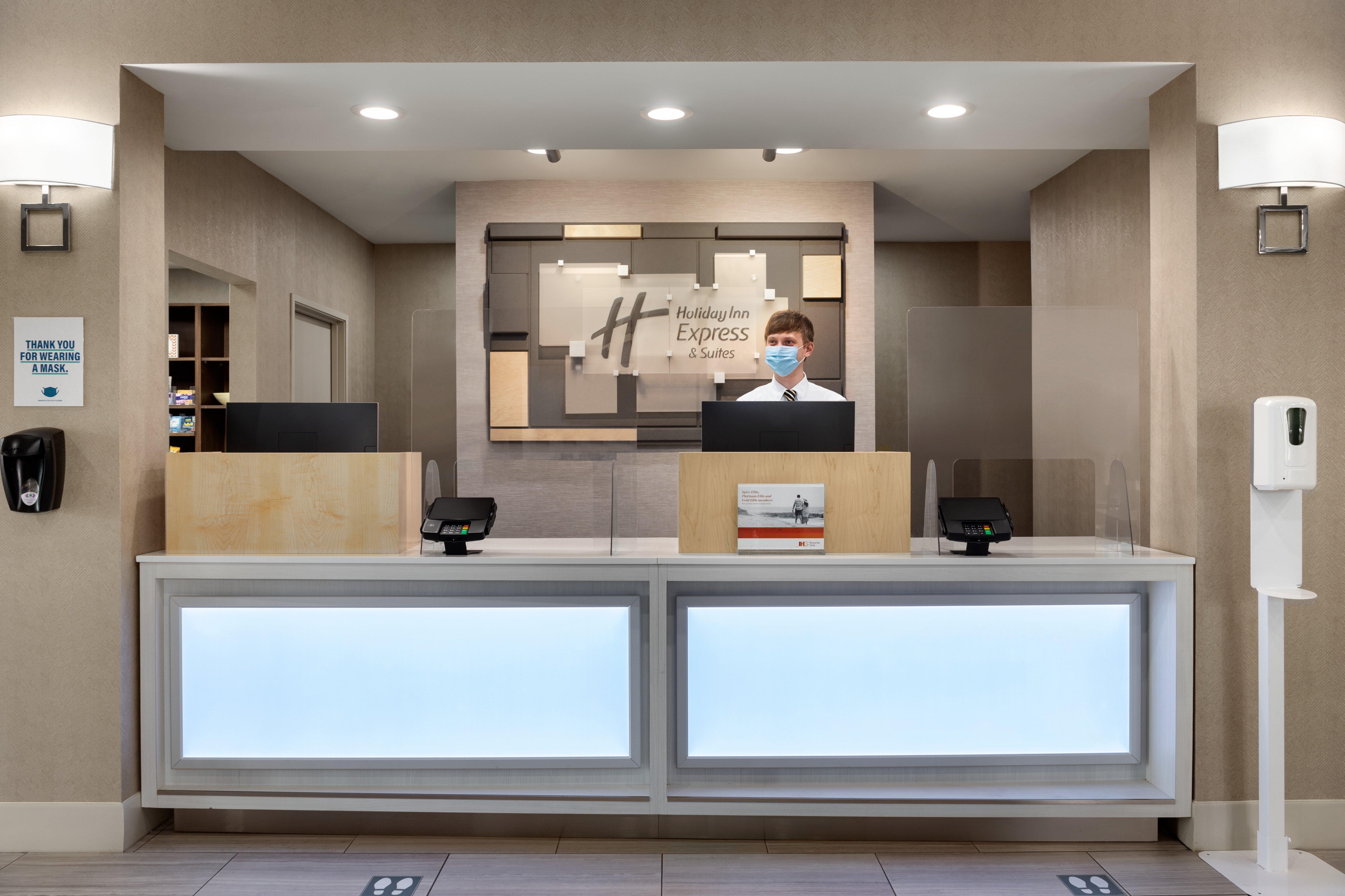 Holiday Inn Express Hotel & Suites Auburn - University Area By Ihg Exterior photo