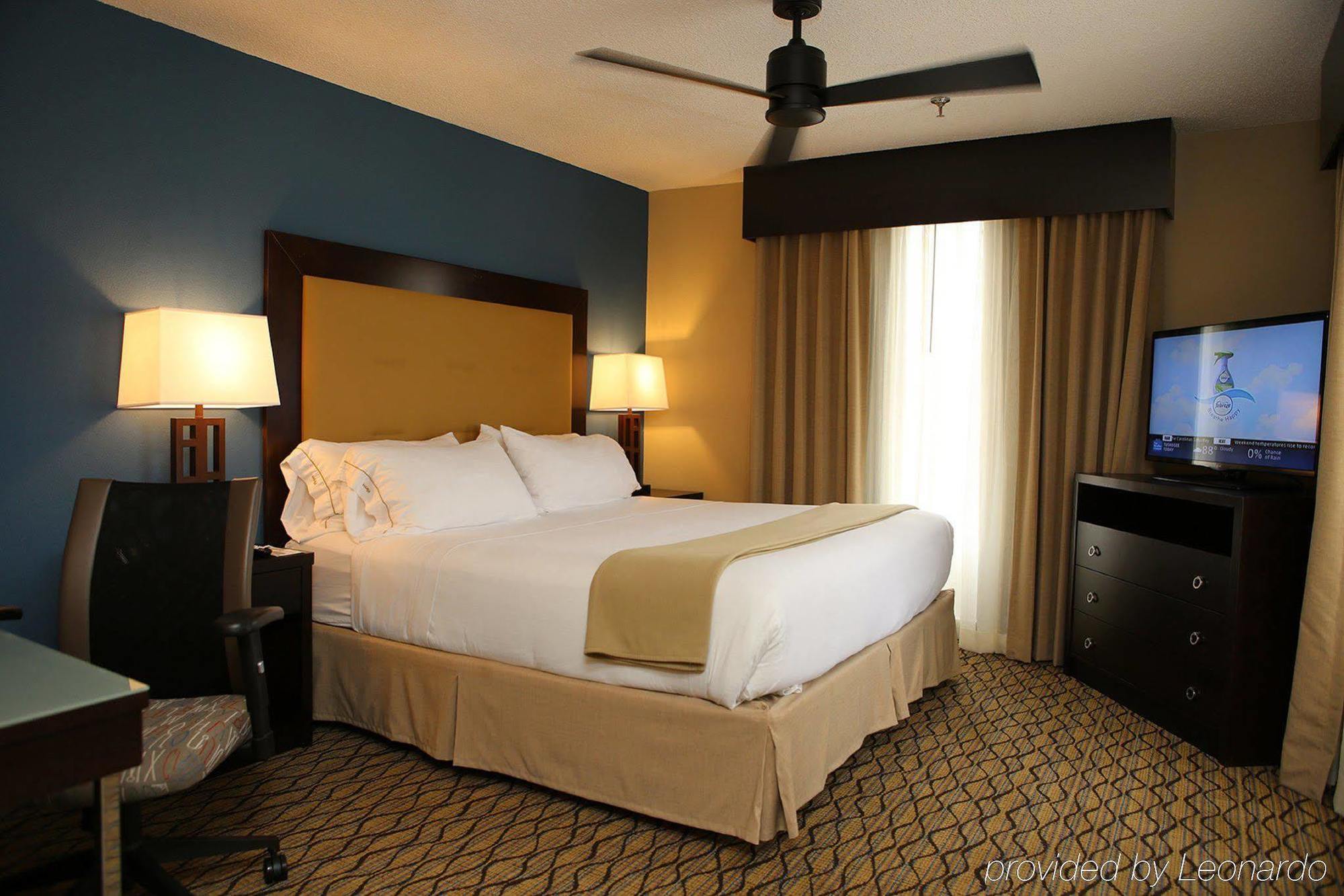 Holiday Inn Express Hotel & Suites Auburn - University Area By Ihg Exterior photo