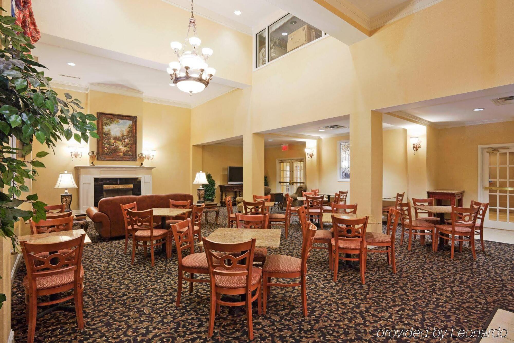 Holiday Inn Express Hotel & Suites Auburn - University Area By Ihg Exterior photo